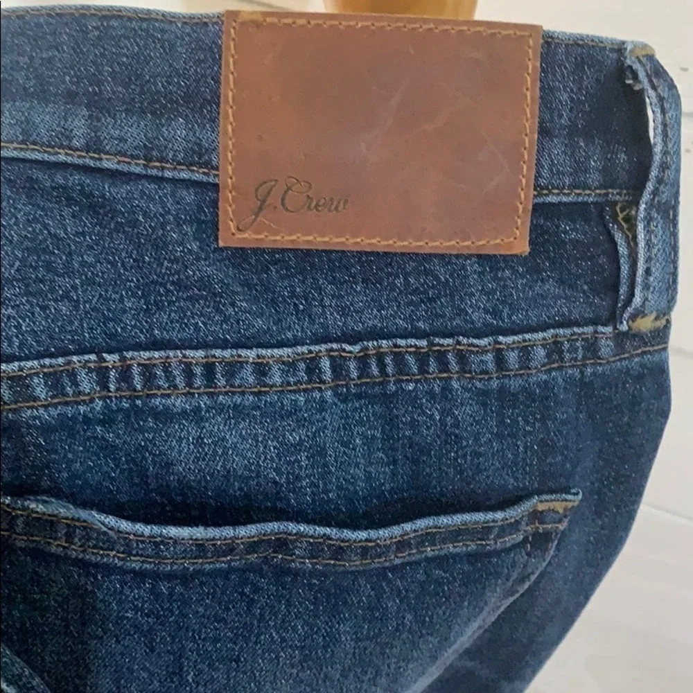 - NWT J.Crew Straightaway Blue Jean Bluff Wash Relaxed Fit Button Fly Crop - Picture 6 of 7